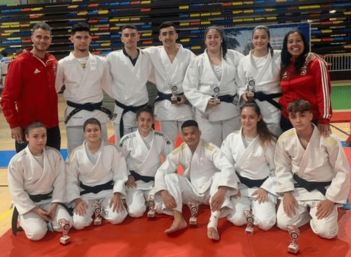 Imagen de los judocas júnior de Las Nieves Akari de Telde / TA